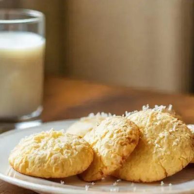 Prepare uma Receita de Biscoitos de Coco com Textura Crocante e Leve
