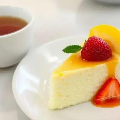 Veja como preparar 1 Bolo de Tapioca Cremoso que não vai ao forno e fica pronto em 4 etapas